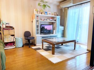 アパガーデンコート西方のリビング